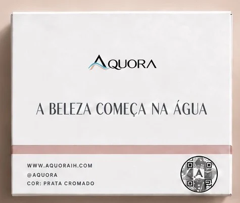 A caixa da Aquora fechada, com o slogan A beleza começa na água